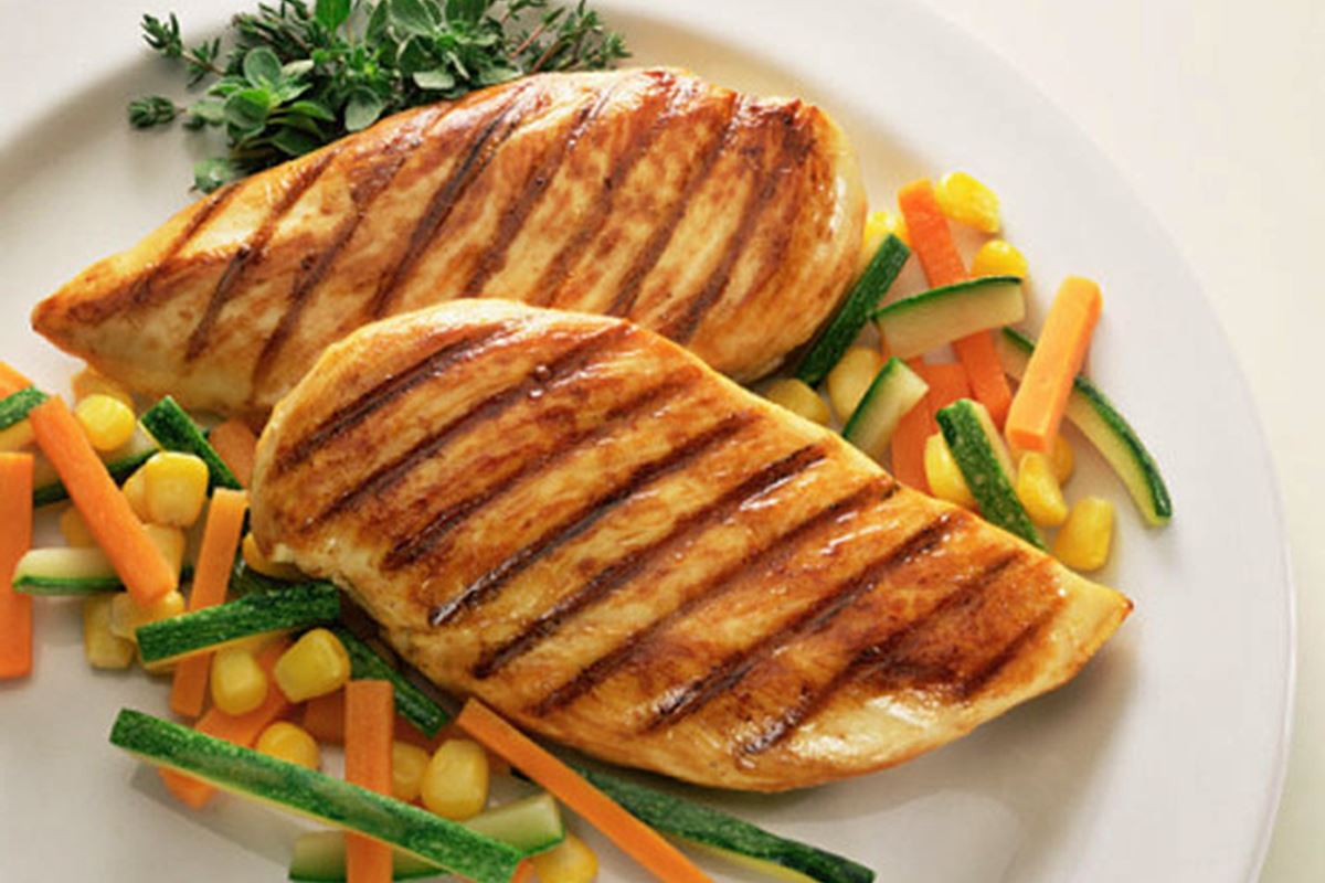 Receita de Frango Assado com Legumes ao Forno FIT