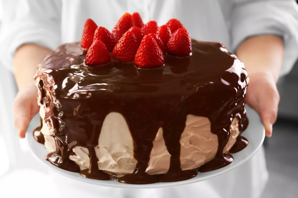 Como blindar bolo com ganache